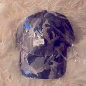 NWT - Lug Topper Unisex Baseball Cap in Camo Midnight